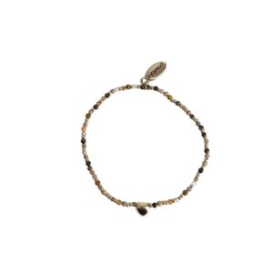 Amelia armbånd i perler med hjerte