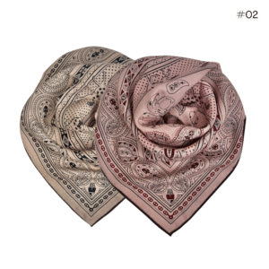 Skjerf i ull/silke m. håndsydde kanter 70x70